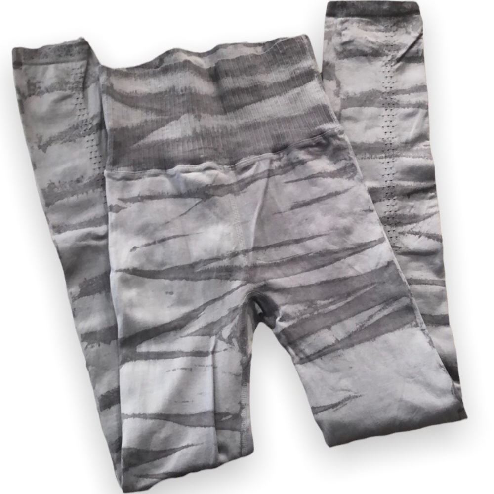 Free People Movement Good Karma High Rise Waist Leggings Gray Print Size XS/S